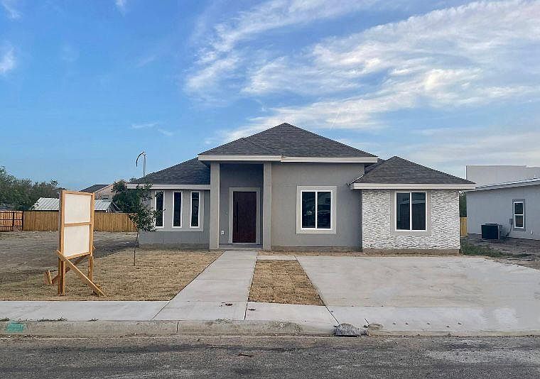 1st image of 3061 Ariel Dr