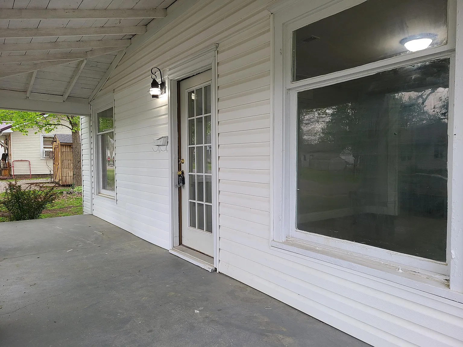 421 Highland St — Photo 2