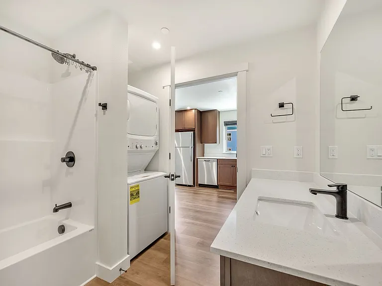 Jetty Stone Apartments — Photo 13