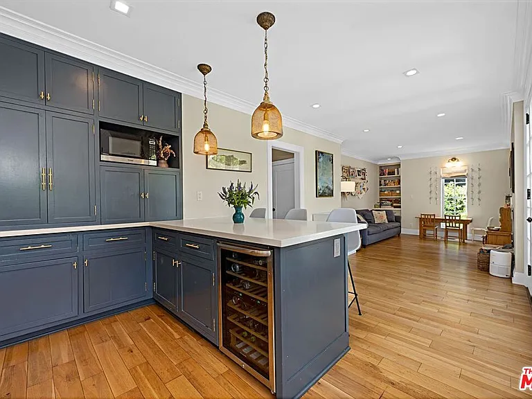 379 N Ridgewood Pl — Photo 12
