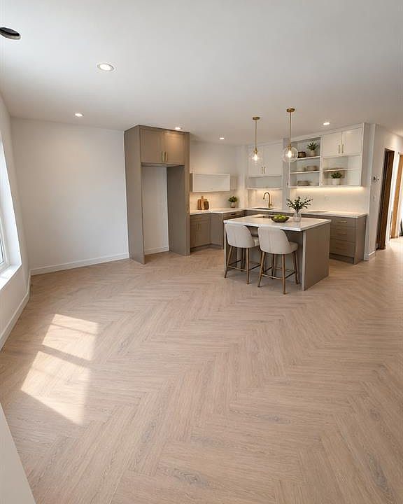 2nd image of 1381 Drouillard Rd #3