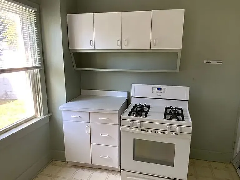 824 Highland Ave — Photo 18