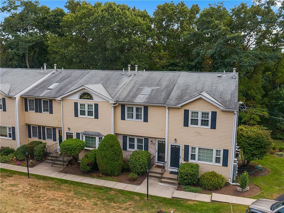 Estates Condominiums 47 Ave Johnston RI Zillow