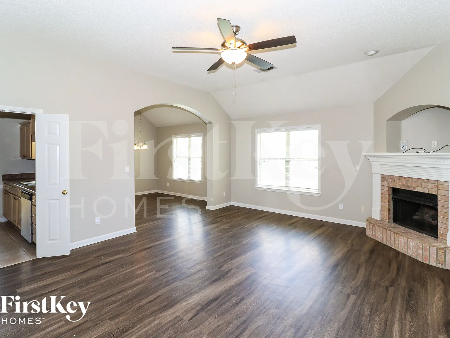3 bed, 2.0 bath, 2281 sqft, $2,690 — Photo 3