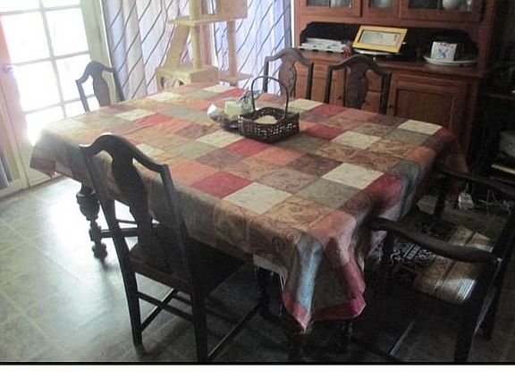 2nd image of 1678 Lee Dr