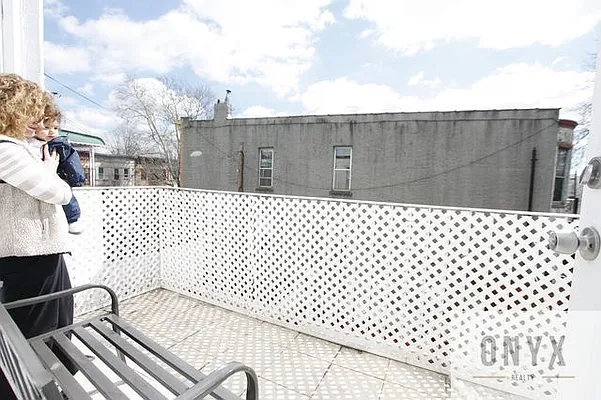 Rented by Onyx | media 26