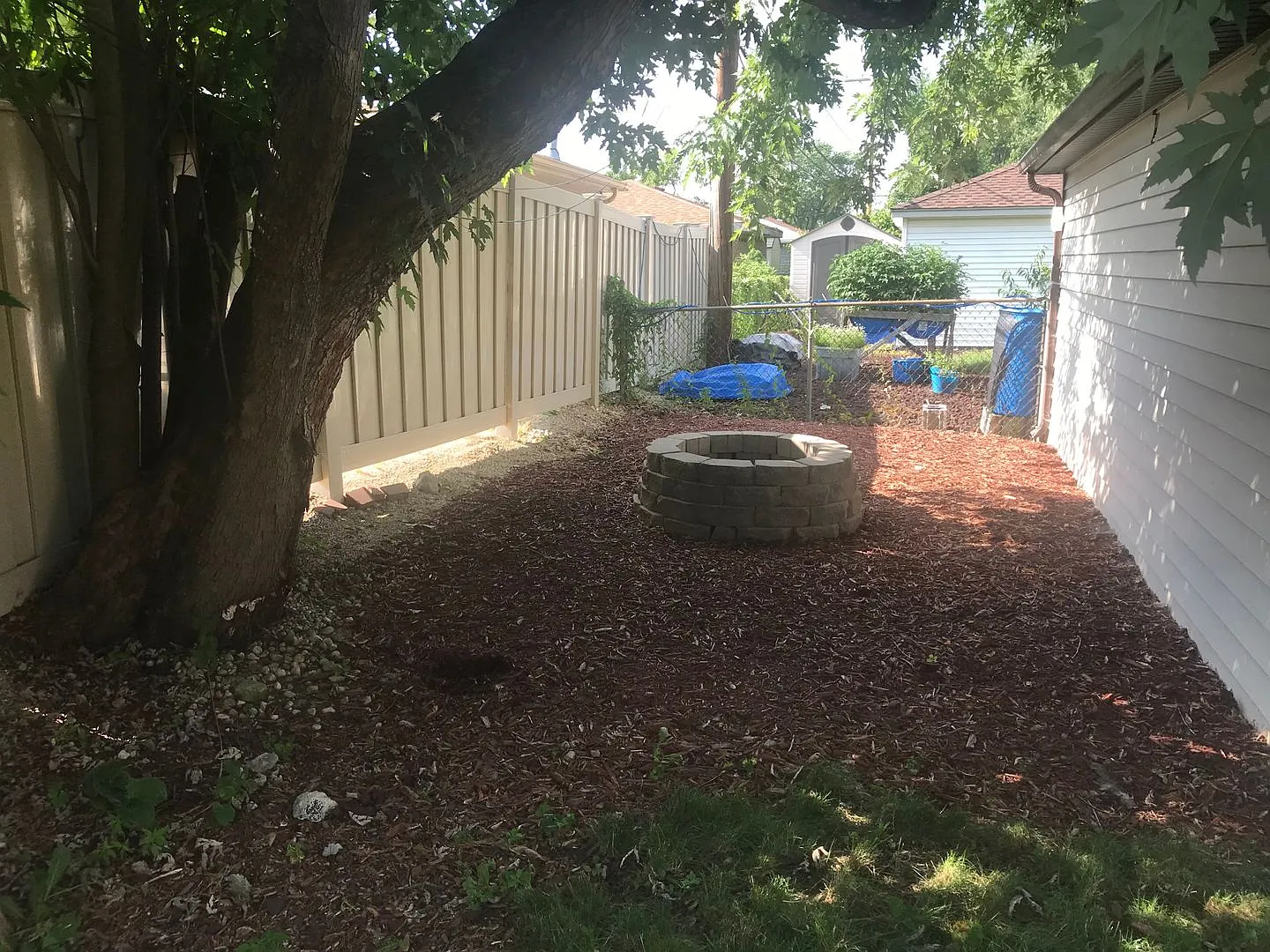 Wow, Beautifully appointed 4 BR, 2BA Ranch/Full Basement/2 Car Garage — Photo 4