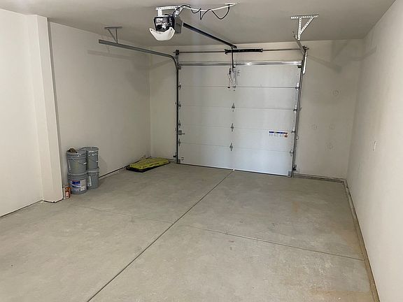 5th image of 1029 Lane