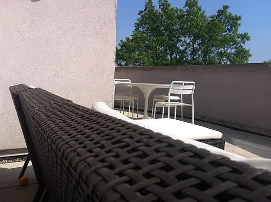 Rented by MNS | media 2