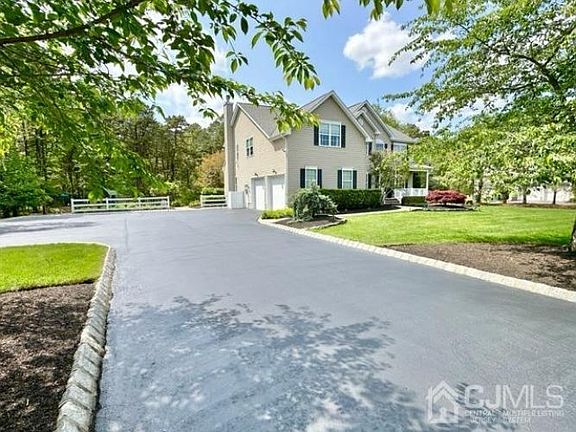 5th image of 16 Palace Ct
