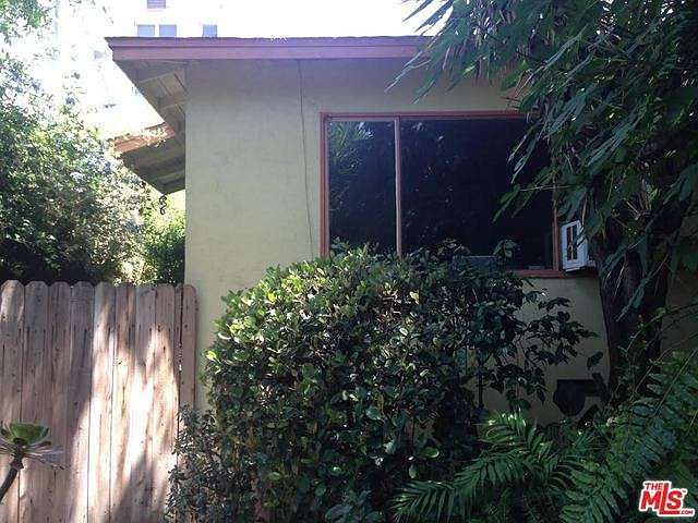 2nd image of 1048 Manzanita St