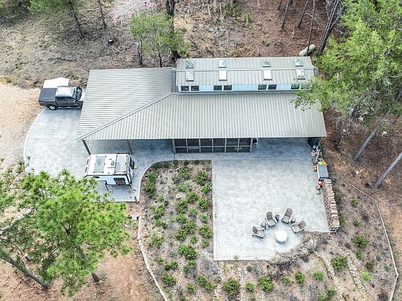 3rd image of 316 Cedar Pines Rd