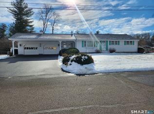 24 Iroquois Rd, Enfield, CT 06082