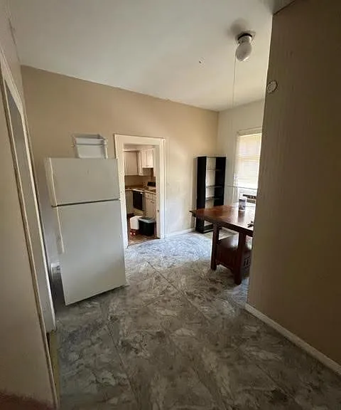 1031 N Florence Ave — Photo 6