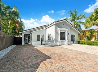 Peacocks Point, Miami, FL 33196