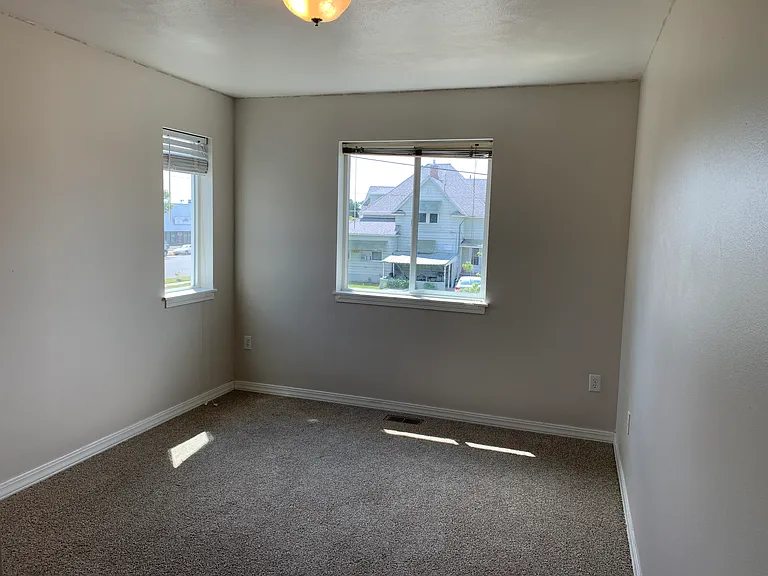 303 E Augusta Ave #2 — Photo 15