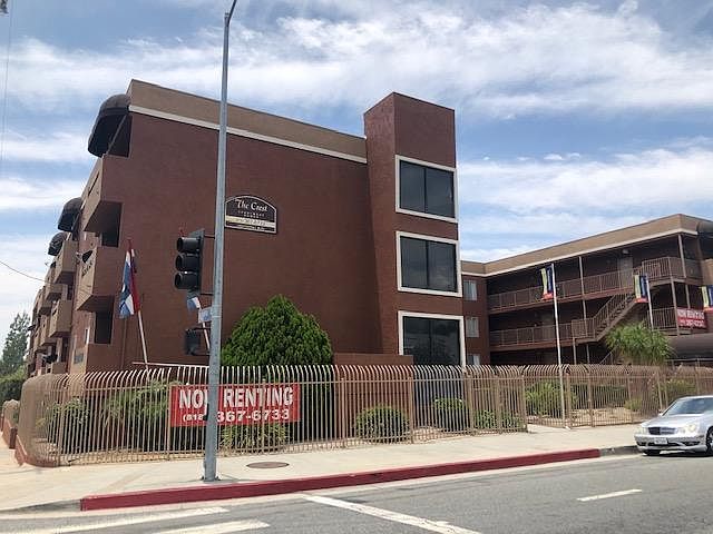 THE CREST APARTMENTS