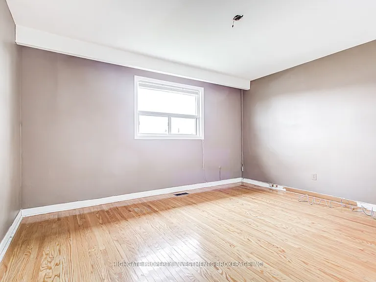 33 Paulvale Cres #UPPER — Photo 17