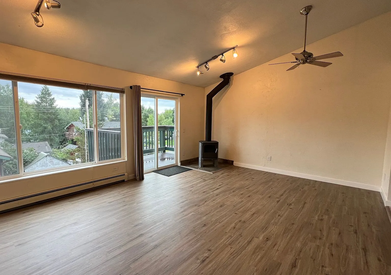 A Dual Master Bedroom Townhouse w/Updated Bathrooms & Large 2 Car Garage! — Photo 1