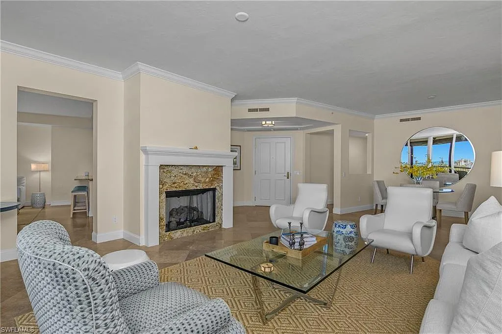 3 bed, 2.5 bath, 2675 sqft, $22,000 — Photo 4