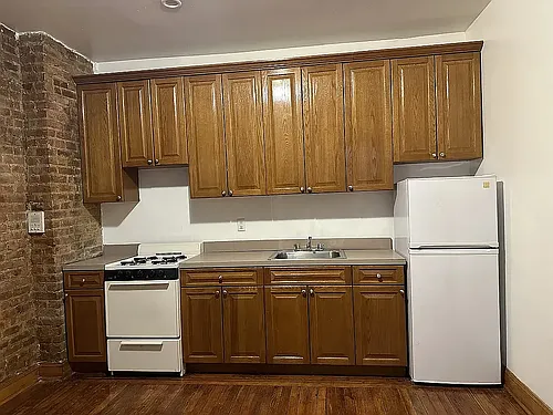 168 Sherman Ave #8 Photo 1