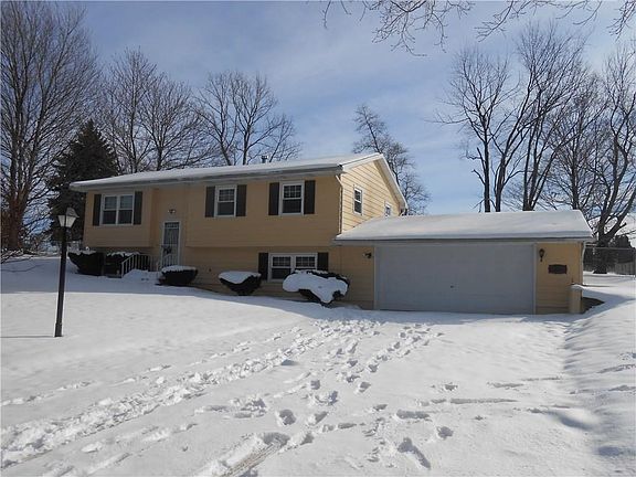 4th image of 10055 Reese Dr