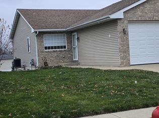 520 1/2 Johnson St, Marengo, IL 60152