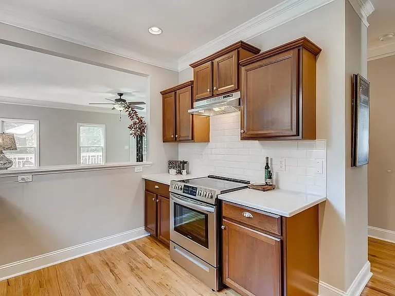 Kitchen - oven