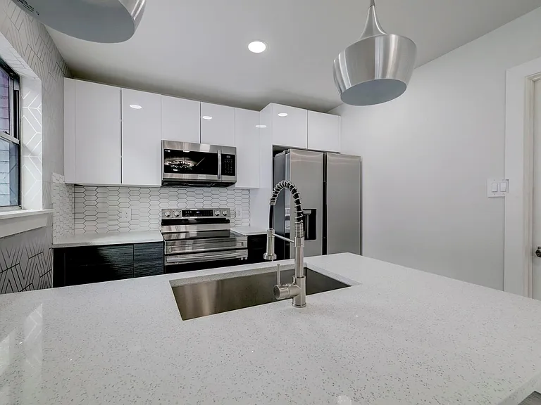 2403 Cleburne St #3 — Photo 24