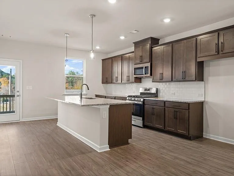 312 Cornett Way — Photo 4