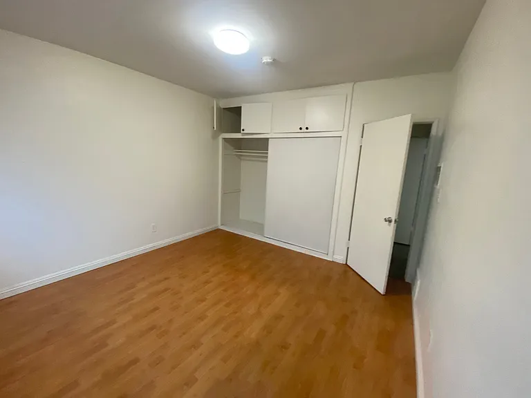 626 E Chevy Chase Dr — Photo 7
