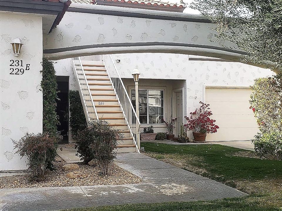2nd image of 231 W Vista Royale Cir