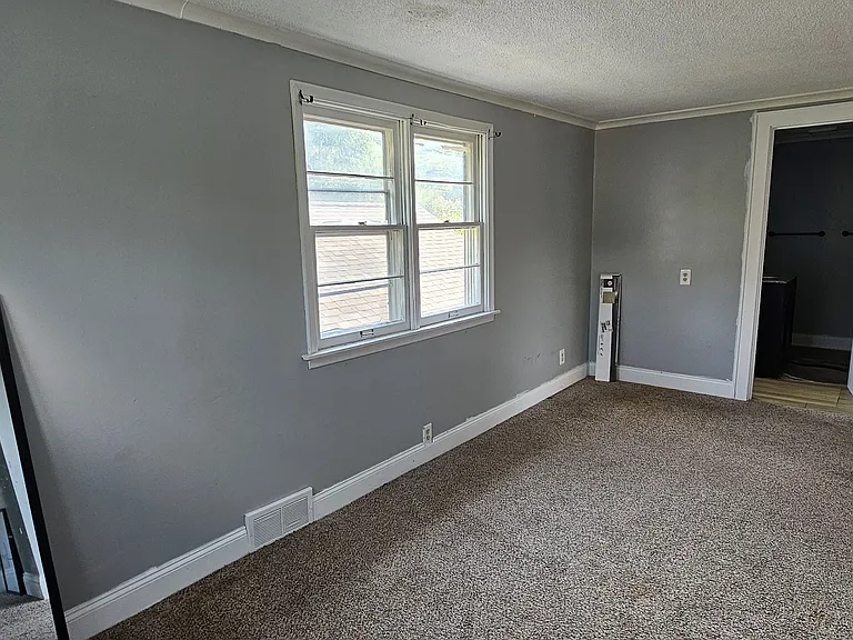 3358 Upton Ave N — Photo 7