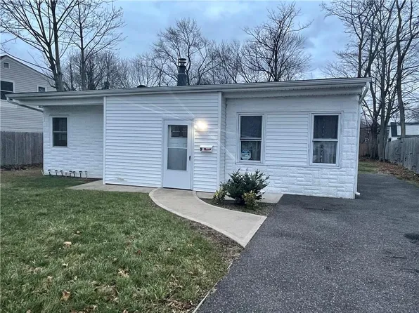 5 Croydon Road, Amityville, NY 11701