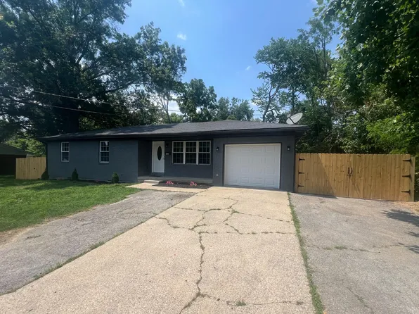 102 Maple Ct, Lawrenceburg, KY 40342