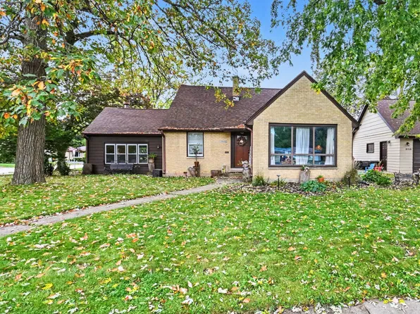 2115 Lydia St, Waukegan, IL 60085