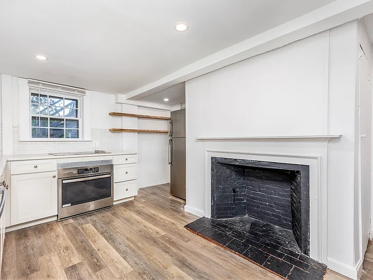 1 Mugford St #3 — Photo 4