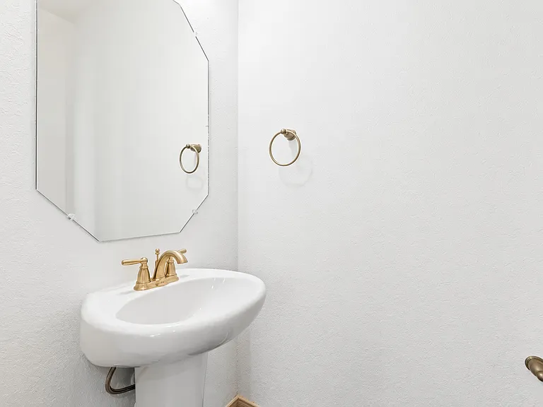 7522 Gramercy Way #101 — Photo 16