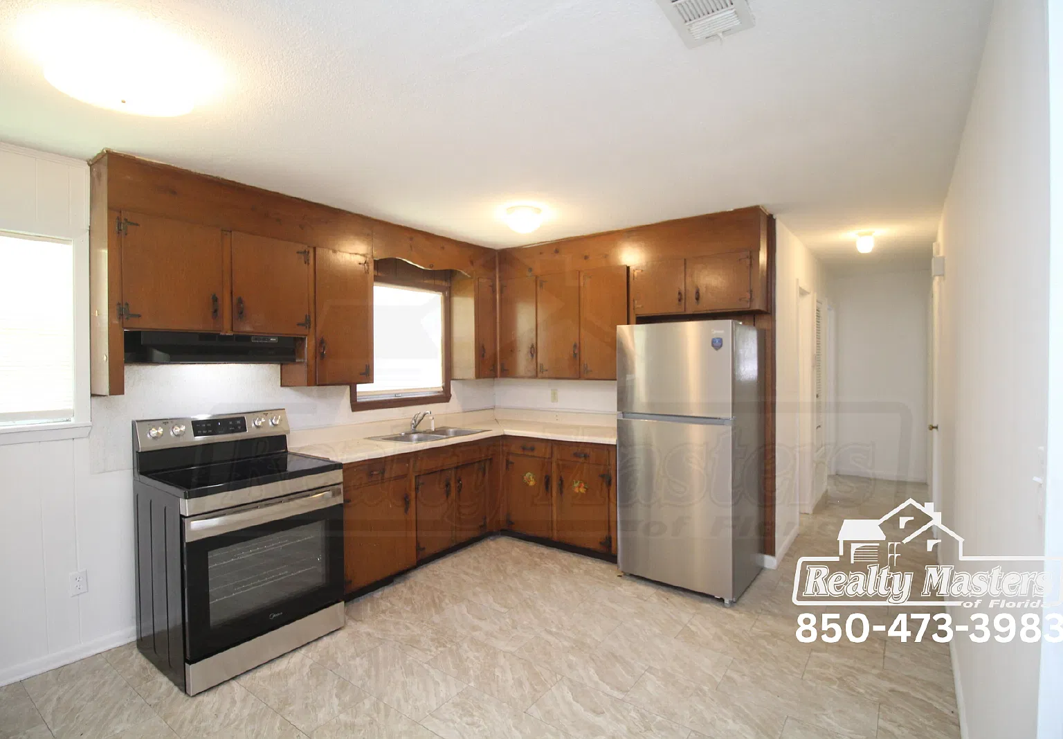 3 bed, 1.0 bath, 1044 sqft, $1,275 — Photo 4