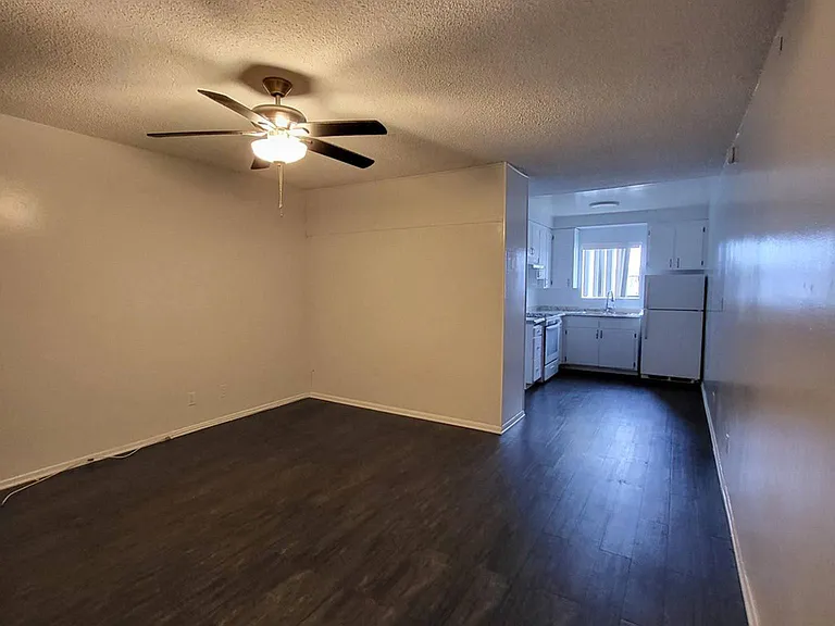 12022 Birch Ave — Photo 10