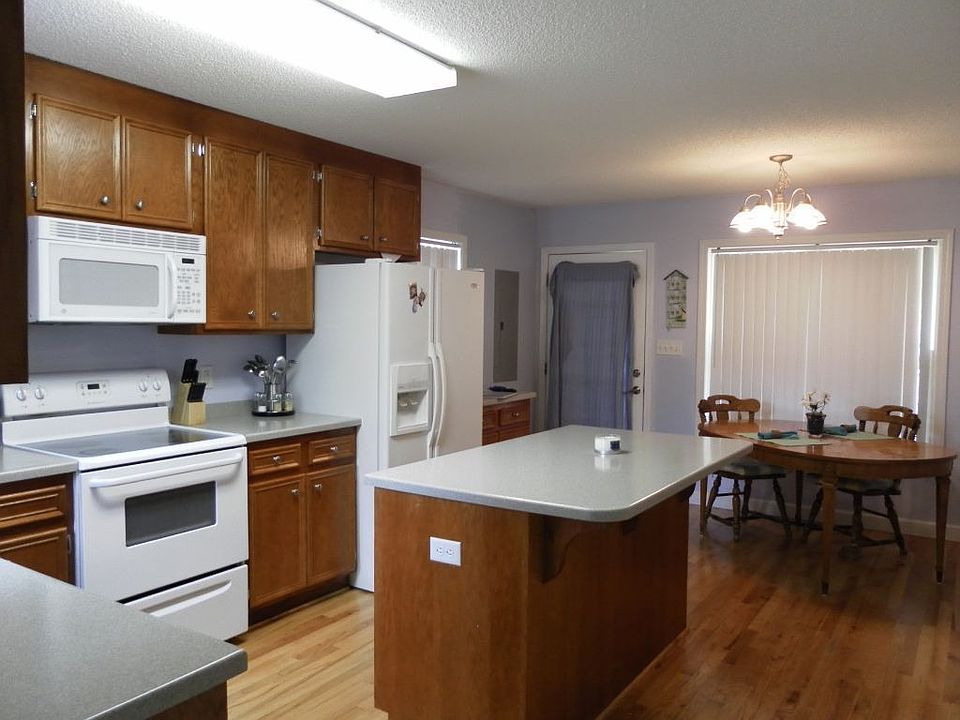 2nd image of 6849 Locke Dr