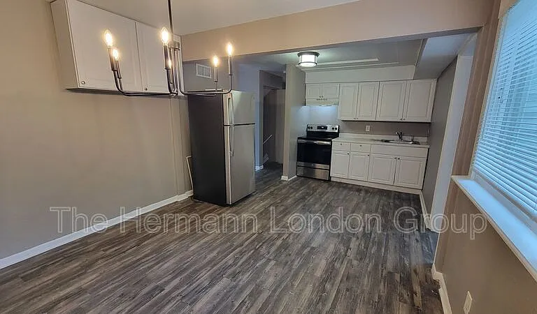 8720 Marcella Ave — Photo 4