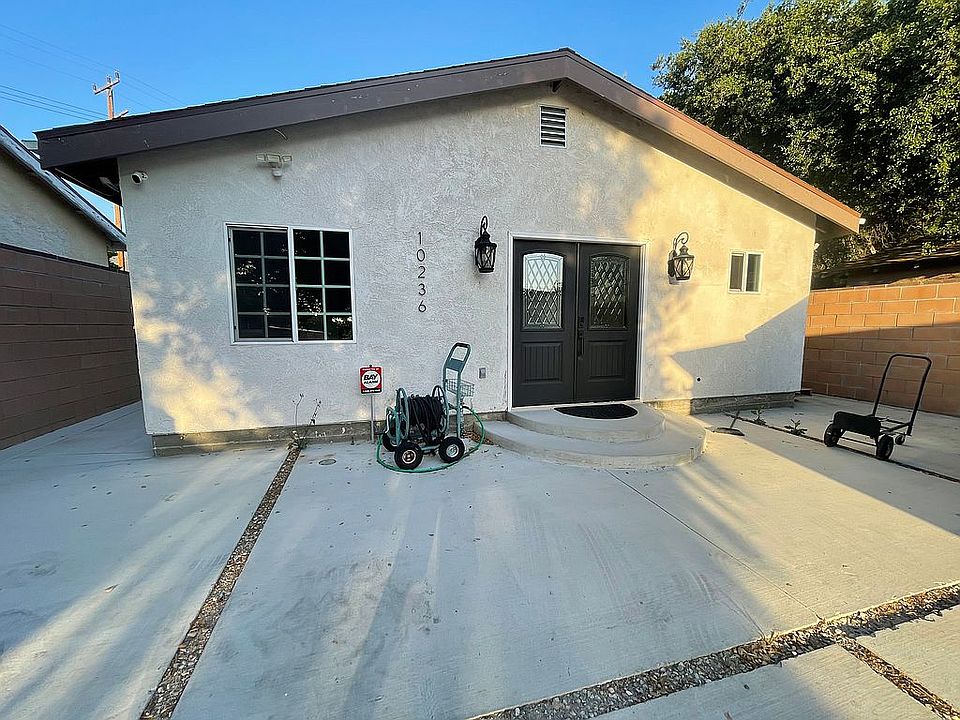1st image of 10236 Woodward Ave