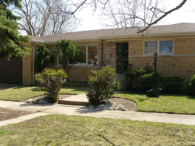 3955 W Jarvis Ave photo 1