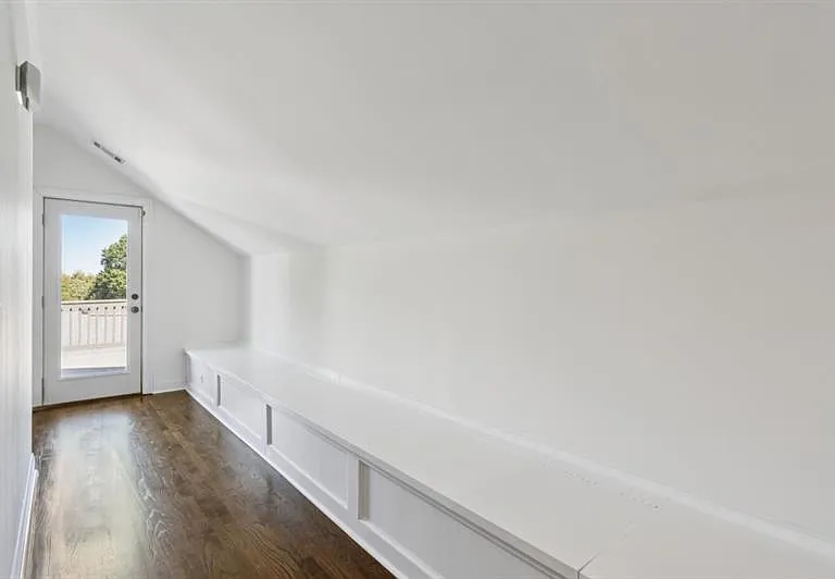 546 Highland Ave NE — Photo 29