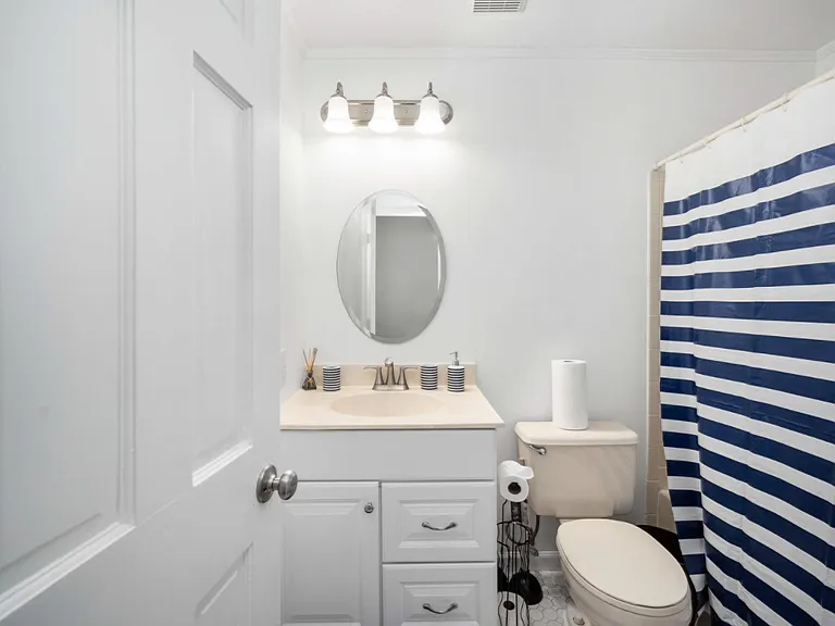 11 Endicott Ln #B2 — Photo 3