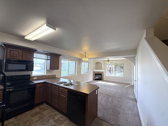 5th image of 9986 W Rosecroft Ct Unit 101