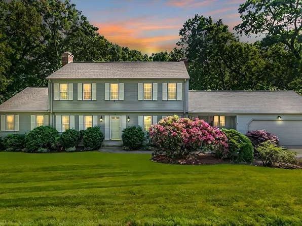 72 Concord Rd, Longmeadow, MA 01106