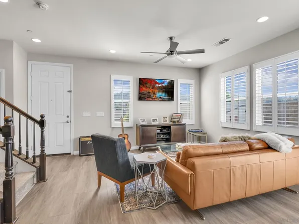 8610 Sage Shadow Dr, Lakeside, CA 92040