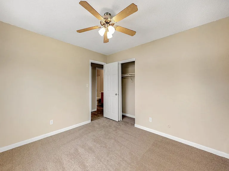 Oak Valley Apartments — Photo 82